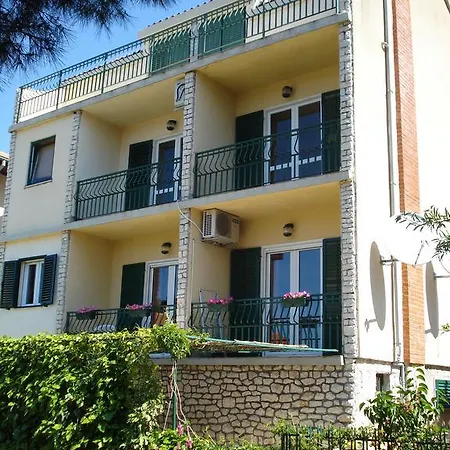 Apartment Vinka *